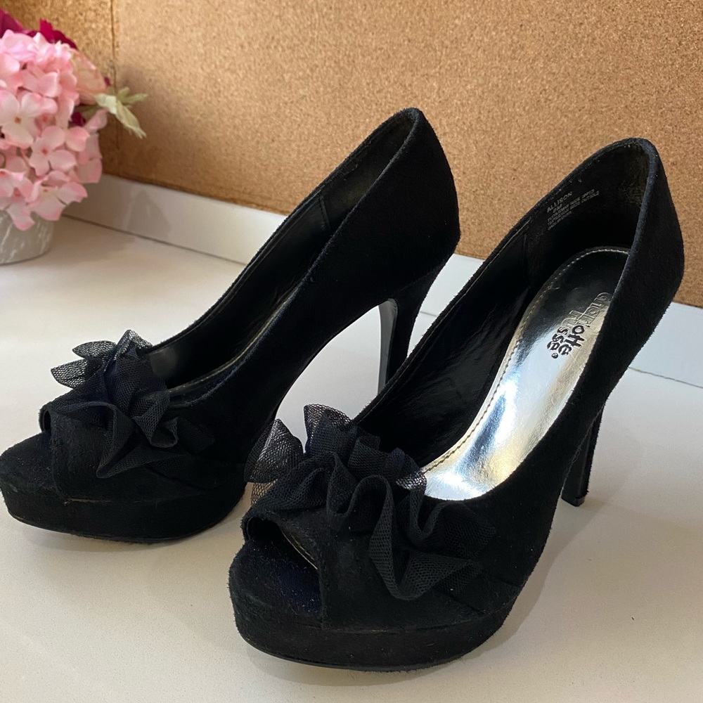 Gorgeous Black Heels - Picture 2 of 5